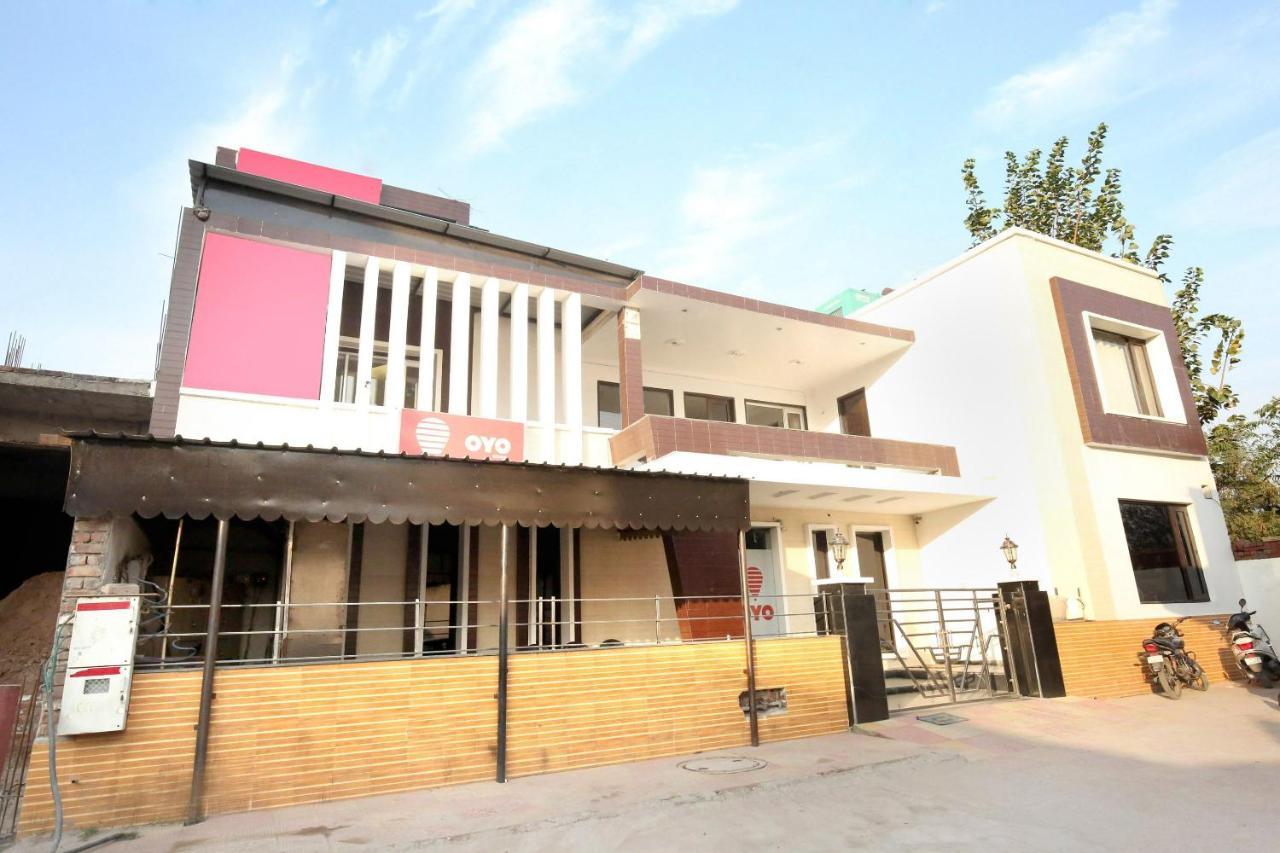 Hotel Oyo 5026 Preet 3*