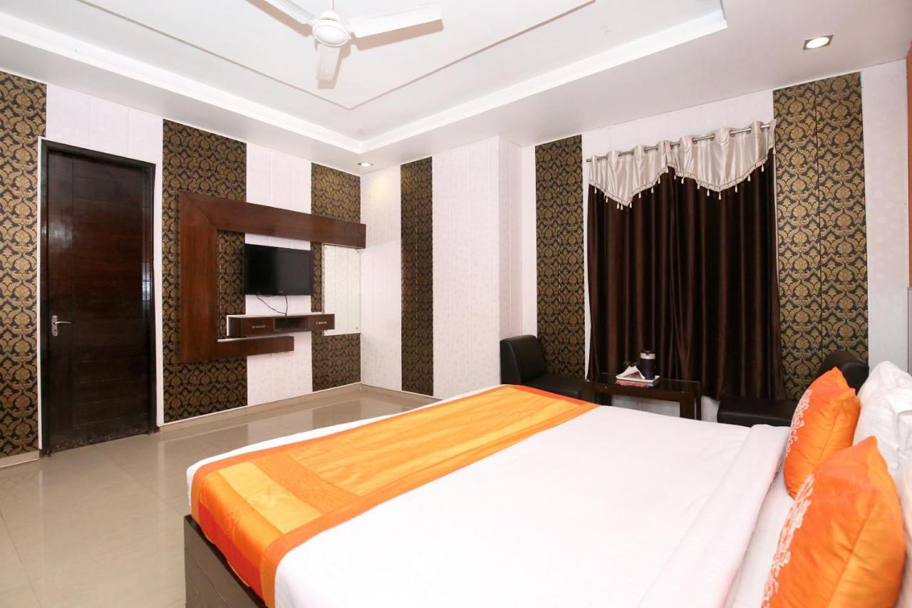 Oyo 5026 Preet Hotel Chandigarh